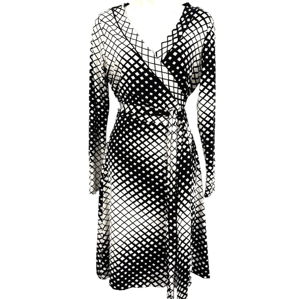 Banana Republic Black and White Long Sleeve Wrap Dress